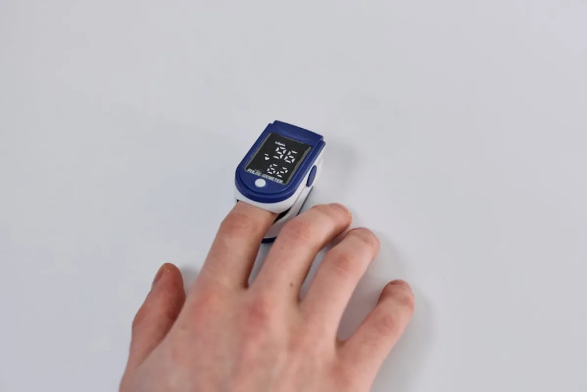 Consumer handheld device marketed as at-home shockwave therapy