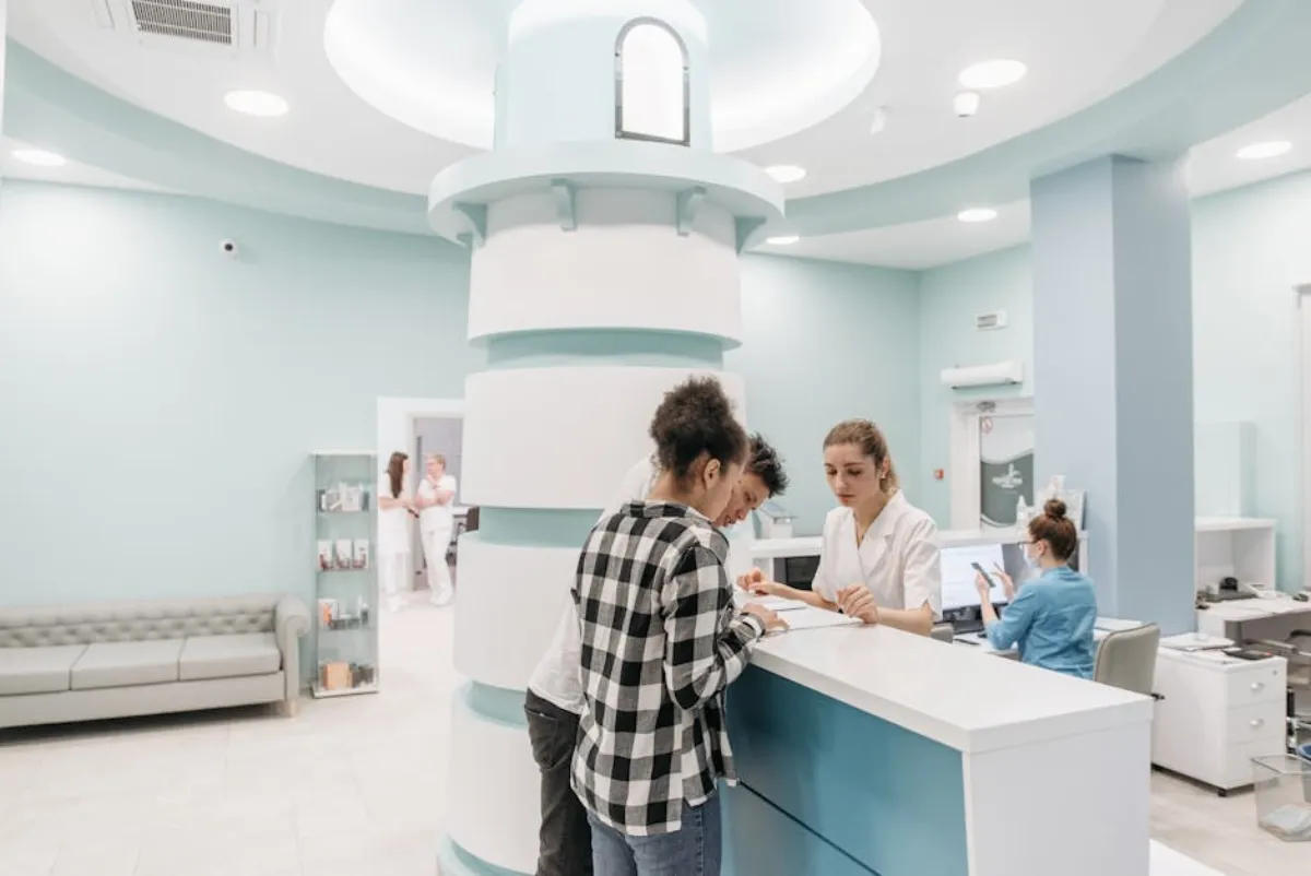 Patient arriving for their first shockwave therapy appointment