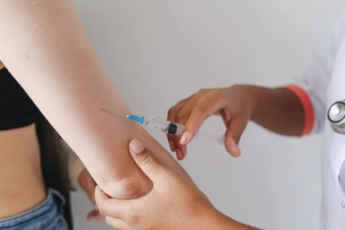 Cortisone injection compared to non-invasive shockwave therapy