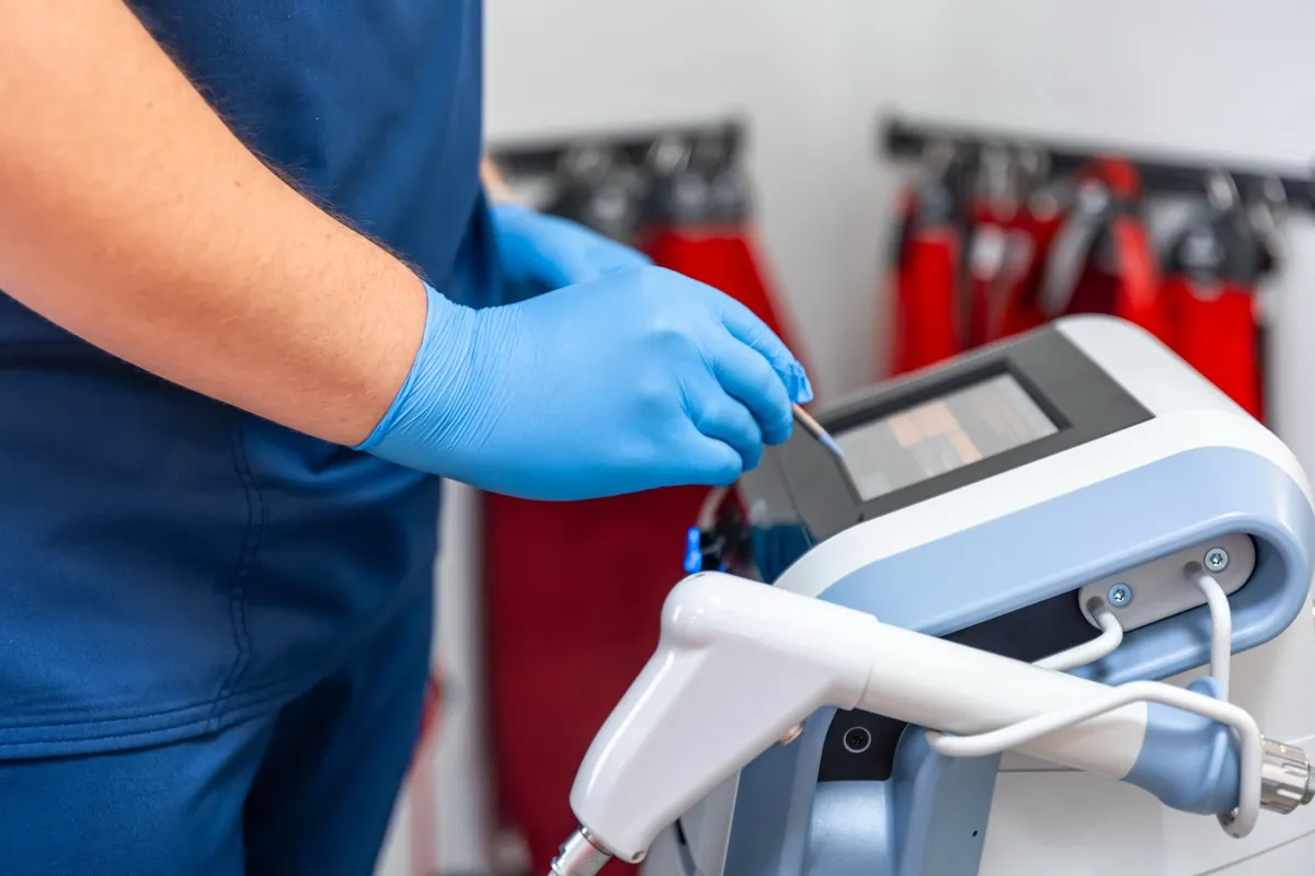 Shockwave therapy device used in clinical treatment